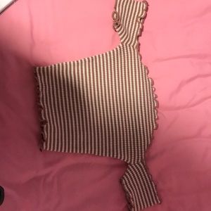 Off the shoulder lettuce edge crop top